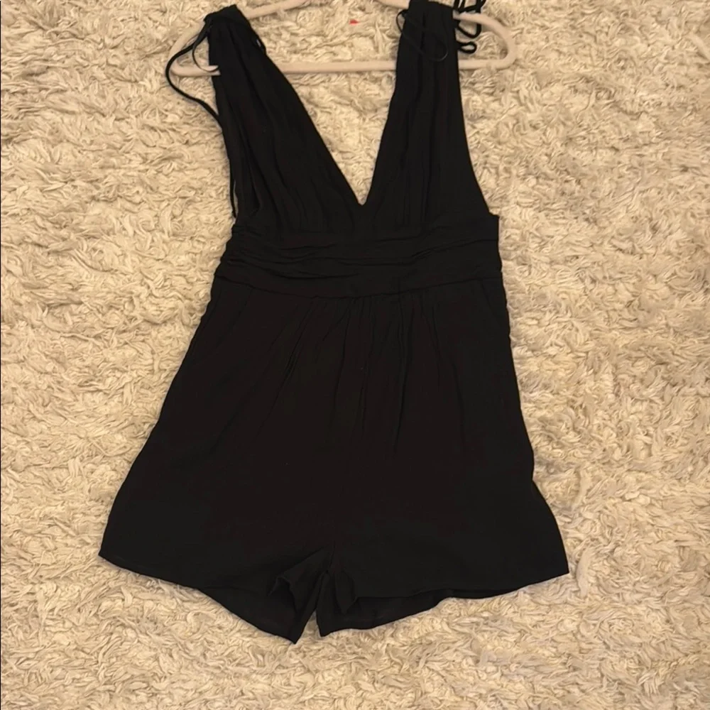 NWOT-Romper Chic Black Sleeveless Romper - Picture 6 of 13
